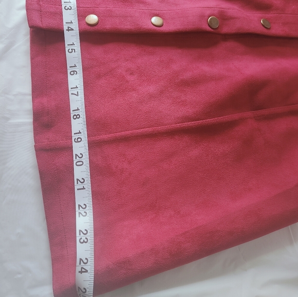 Clothink Deep Red Mini Skirt.  Women's Faux Suede Snap Front Pleated Skirt - Picture 10 of 10